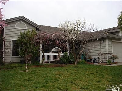 2nd image of 242 Persimmon Pl