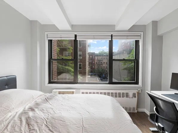 408 W 57th St APT 3P, New York, NY 10019