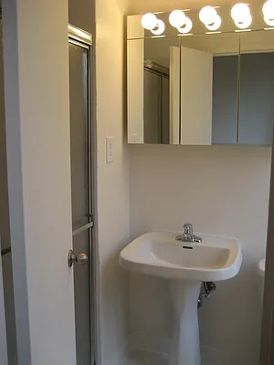 Rented by Realty Operations Group | media 14