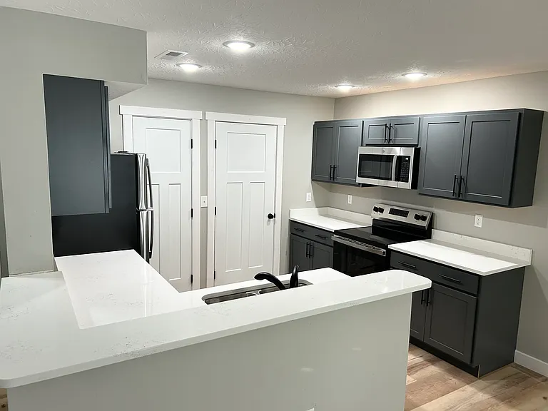 125 S Main St #1A — Photo 2