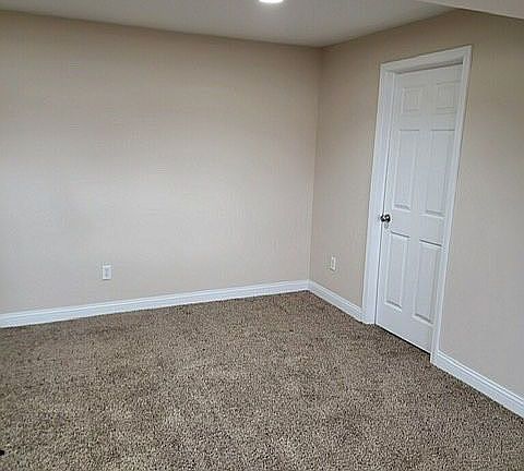 4th image of 4905 Dickens Ave