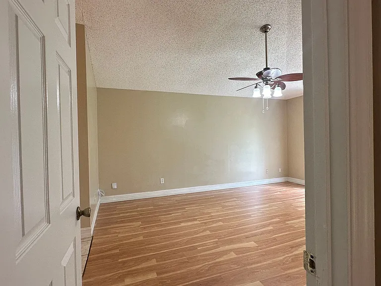 487 Carrigan Ave — Photo 36