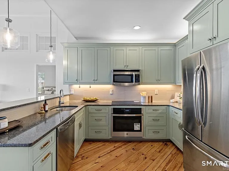 60 Willow St #305 — Photo 10