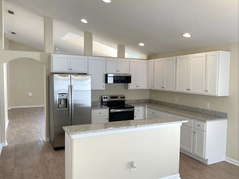 1st image of 15533 Bay Vista Dr