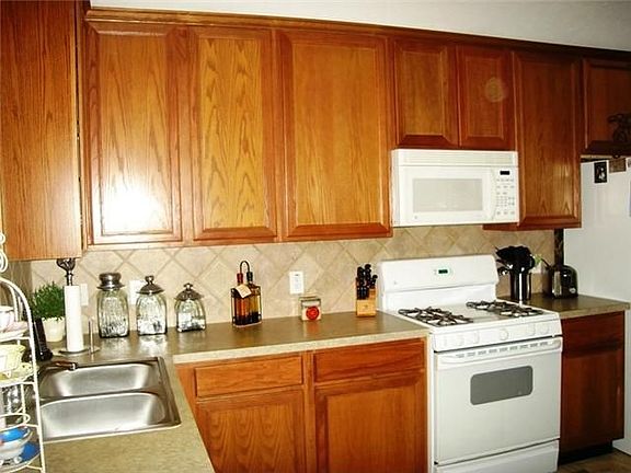 4th image of 16343 Rockcreek Ln
