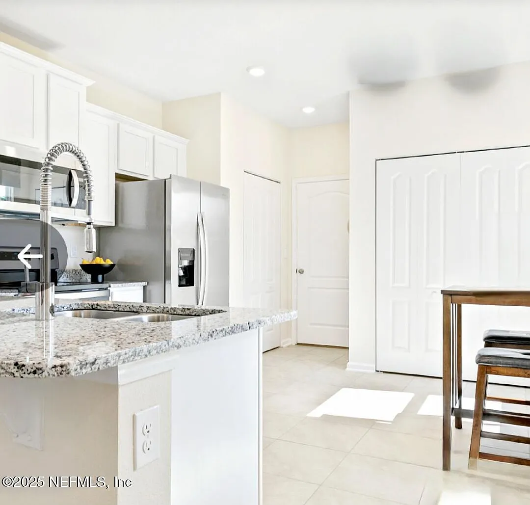 2 bed, 2.5 bath, 1210 sqft, $1,795 — Photo 3