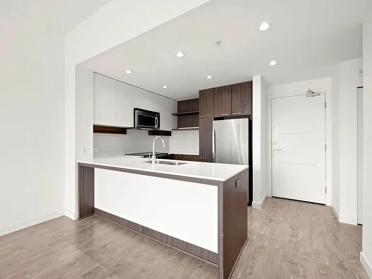 608 Como Lake Ave #416 — Photo 3