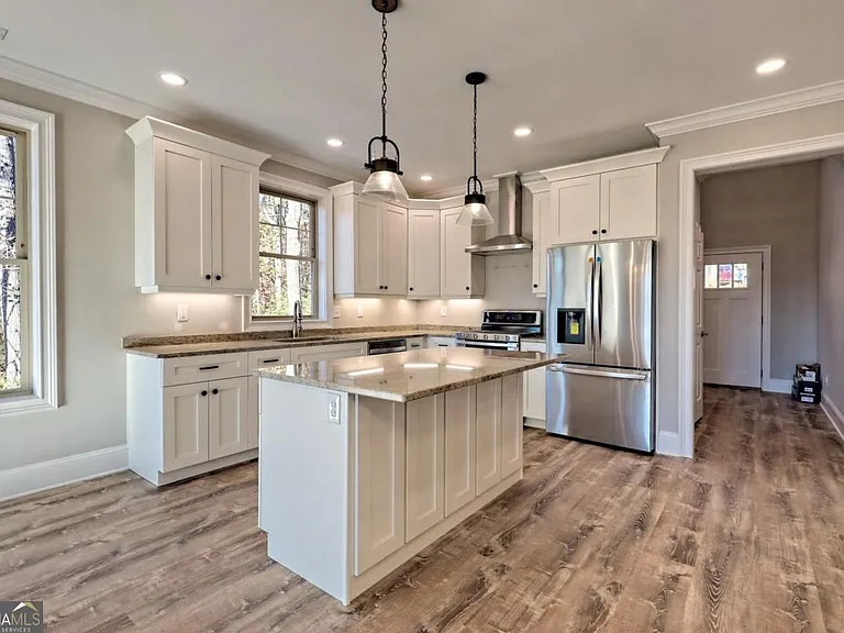 76 Hatch Dr — Photo 33