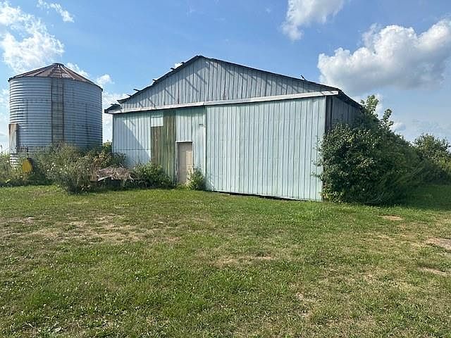 2nd image of 3344 Rokeby Line