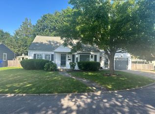 46 Windsor Ct, Pawtucket, RI 02861