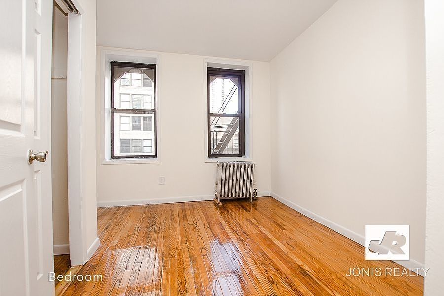 2nd image of 318 E 34th St APT 5