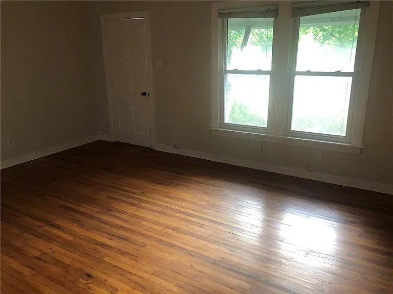 6011 Sheridan Ave — Photo 7
