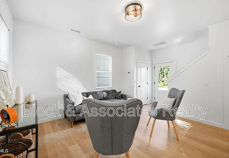 2819-103 Wilcox Pl — Photo 15