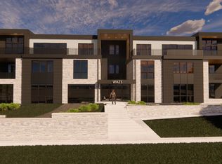 150 Broadway Ave S #2B, Wayzata, MN 55391