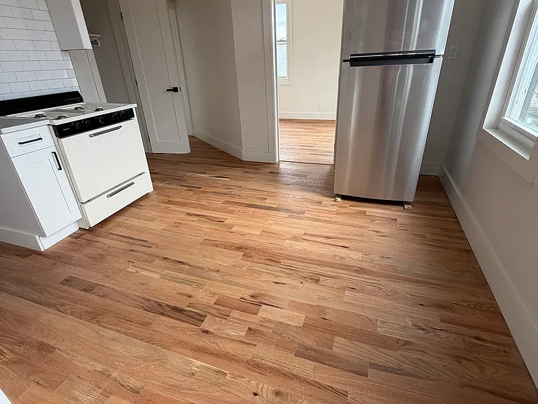 521-523 Bayway Ave #3 — Photo 2