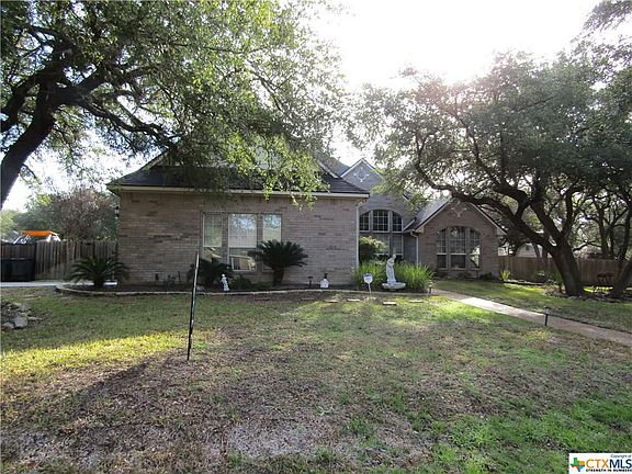 2nd image of 4 Holly Oaks Dr