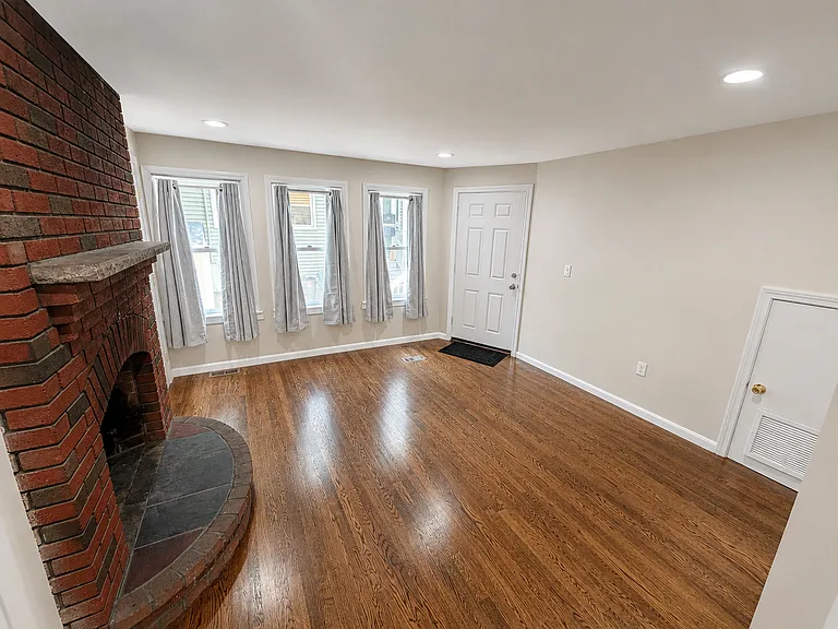 8 Bay State Pl #1 — Photo 5