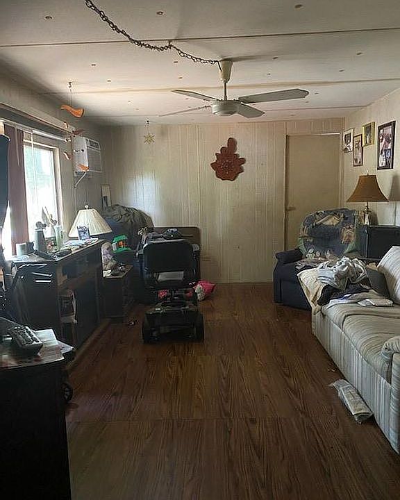 1st image of 13336 Parkwood St