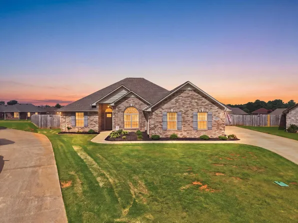 25927 Stef Ln, Athens, AL 35613
