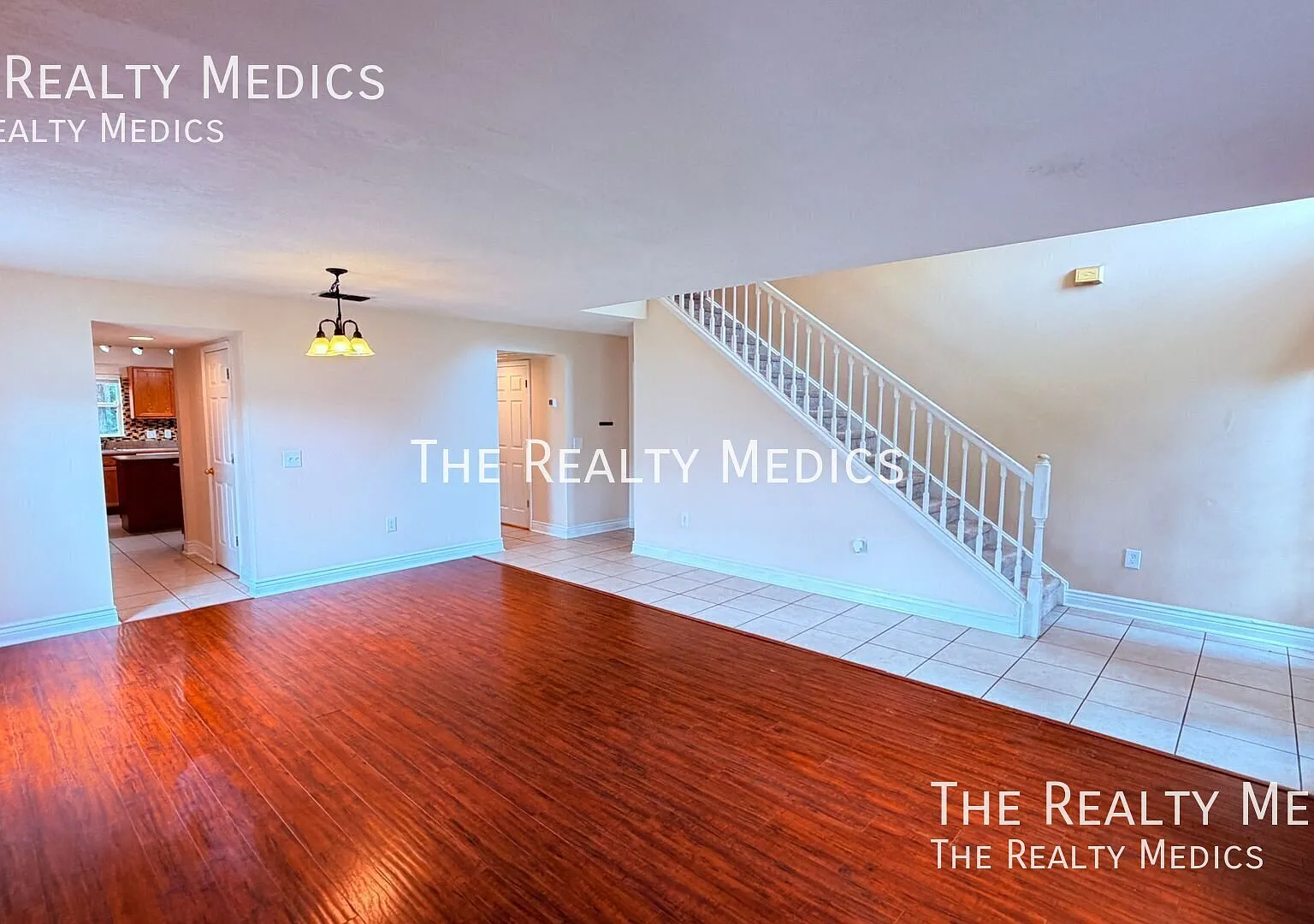 HUGE Deltona 4bedroom Home READY for Move-in! — Photo 3