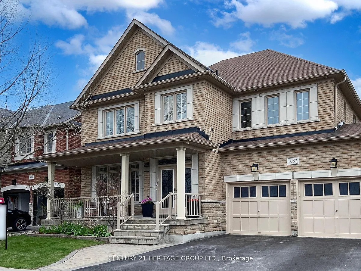 Building Photo - 1062 Blackhall Cres