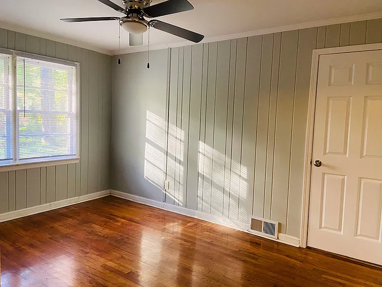 2502 Woodridge Dr — Photo 10