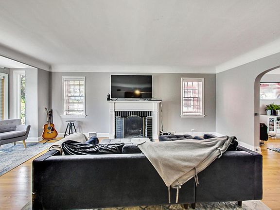 5th image of 1035 Bonnie Brae Pl