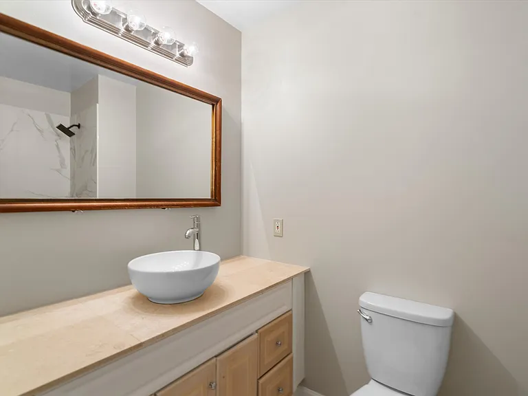 15100 Carlbern Dr — Photo 11