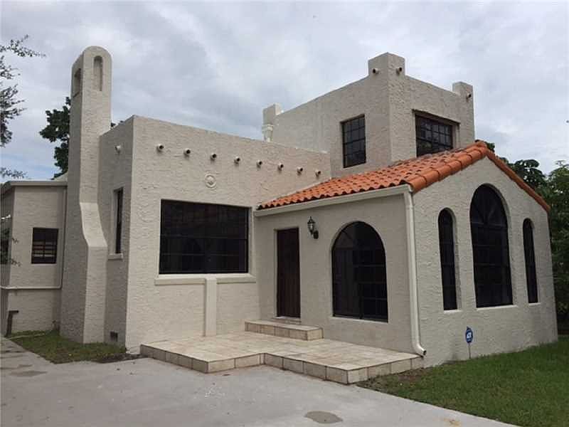 1st image of 1045 NE 133rd St