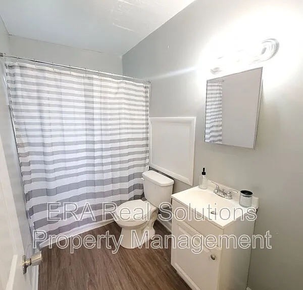 1460 Oakwood Ave — Photo 9
