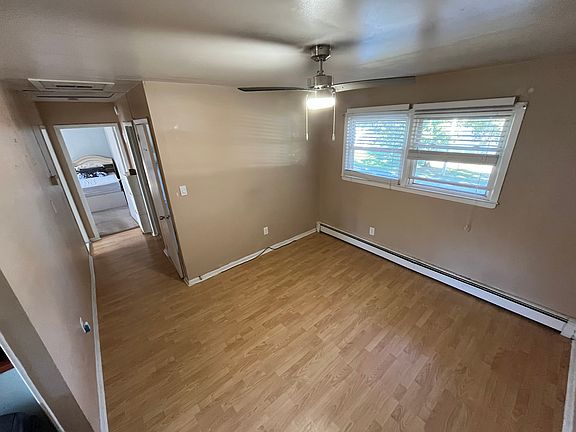 4th image of 140 Coates Ave N