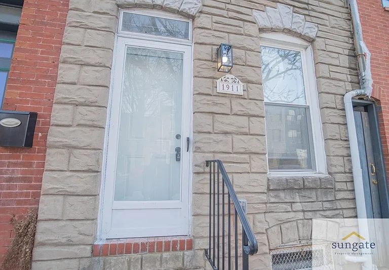 1911 Eastern Ave — Photo 46