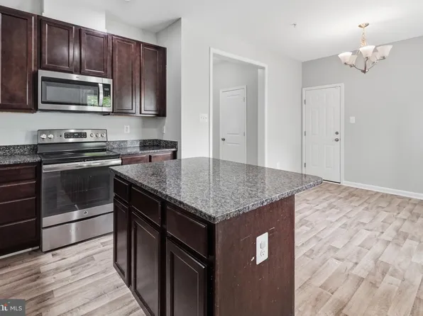1621 Renaissance Dr, Essex, MD 21221