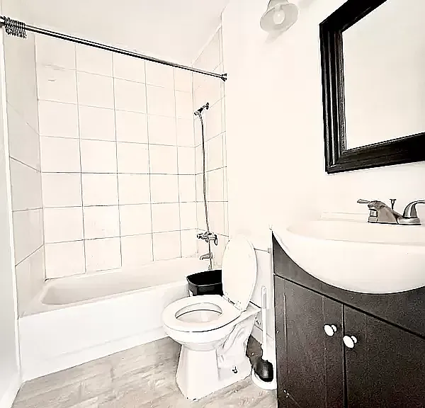 370 W 52nd St #3F — Photo 3