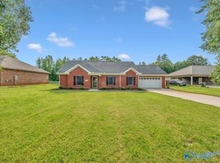108 White Willow Ct, Hazel Green, AL 35750