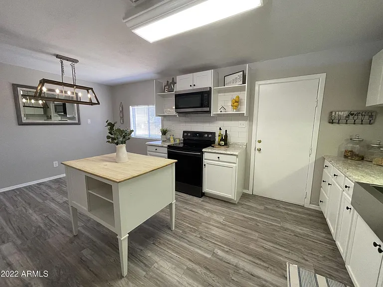 36449 W Buckeye Rd — Photo 9