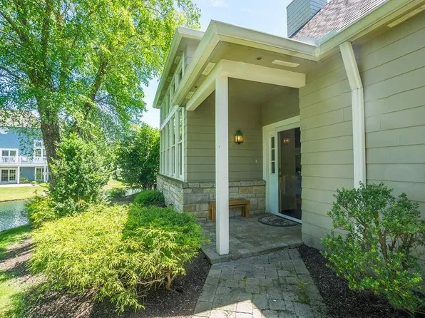 43 Haskell Dr, Bratenahl, OH 44108