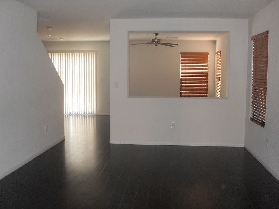2nd image of 6040 Sierra Lakes St