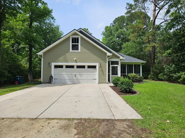 106 Ballentine St, Moncks Corner, SC 29461
