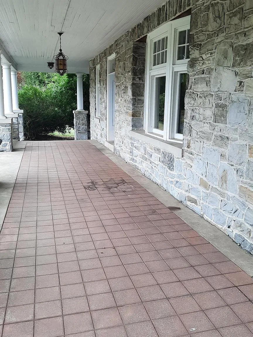 4 bed, 3.5 bath, 3300 sqft, $3,000 — Photo 4