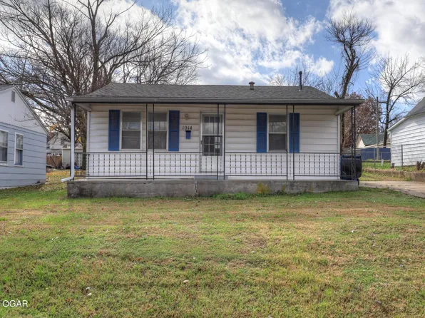 1014 Sycamore St, Carthage, MO 64836