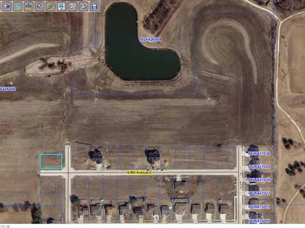 805 E 23rd St N, Newton, IA 50208