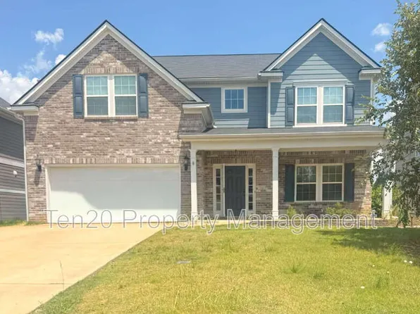 166 Red Oak Pl, Smiths Station, AL 36877