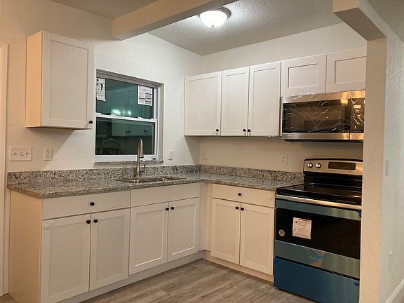 4th image of 4925 S 83rd St