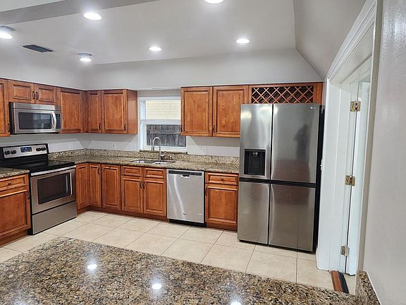 4th image of 9732 Little Pond Way