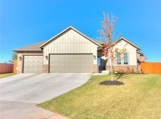 8917 E Brian Ln, Yukon, OK 73099