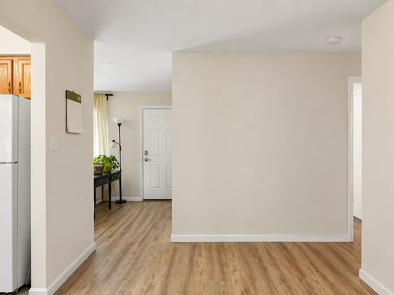 3270 Cortina Dr — Photo 7