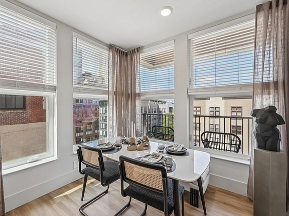 4th image of 70 N High St Unit 606