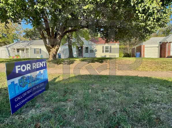 1214 N Crestway St, Wichita, KS 67208