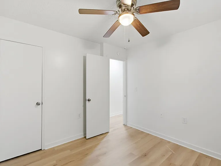 1824 Grayson St — Photo 17